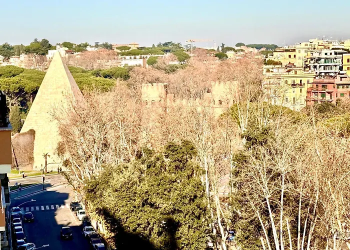 Piramide Cestia * Rome
