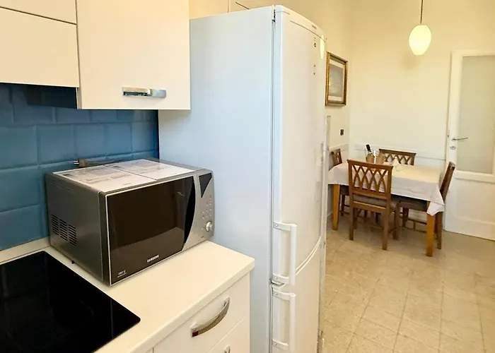 Piramide Cestia Apartment *